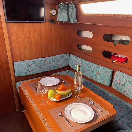 Botel El Velero