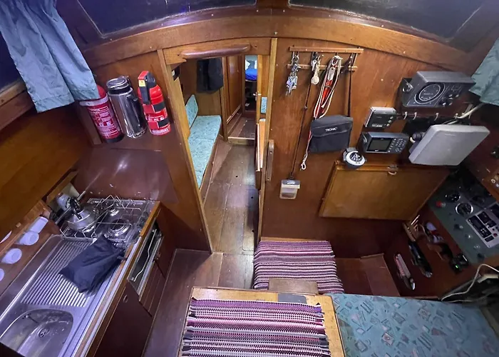 Botel El Velero Puerto Calero